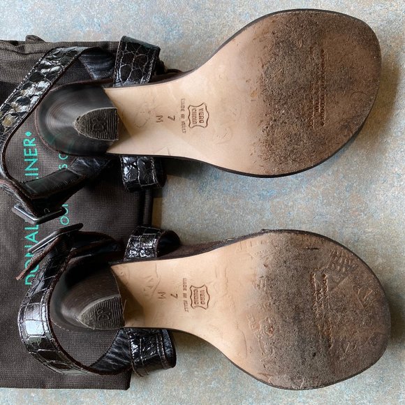 ESPRESSO BROWN HEELS! Awesome with jeans and dresses! Size 7. Made in Italy! - Picture 3 of 4